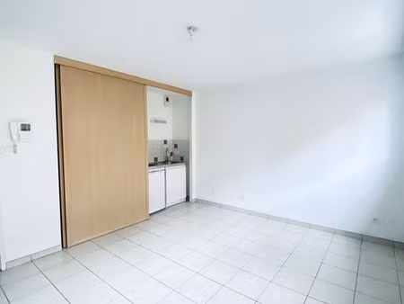 studio 1 pièce 26 m²