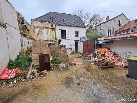 immeuble 22 pièces 331 m²