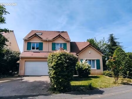 maison kaufman de 166 m2 (loi carrez) 212 m2 au sol dans une résidence prisée