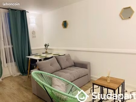 chambre 1 pièce 9 m²