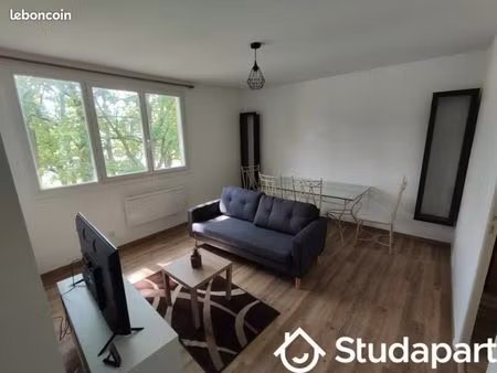 chambre 1 pièce 12 m²