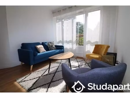 chambre 1 pièce 13 m²