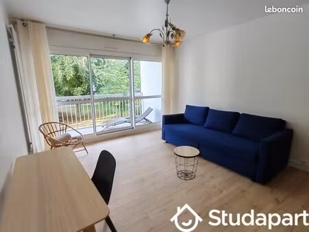 chambre 1 pièce 9 m²
