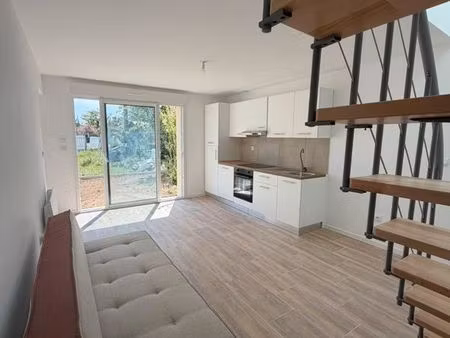60 m² - saint-ry-sur-seine. avec jardin  2 places de parking dans une cour. 2 chambres. cu