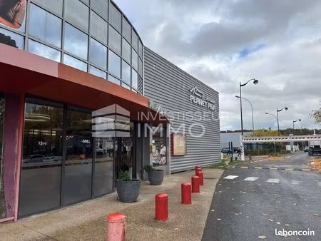 local commercial 890 m²
