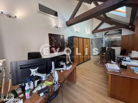 bureaux 142 m²