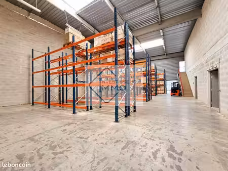 local bureaux 1 501 m²