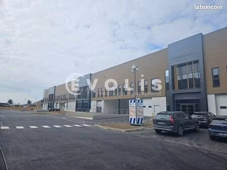 local d'activité 1 843 m²