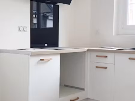 location appartement 3 pièces 64.21 m² à abbeville (80100)  660 €