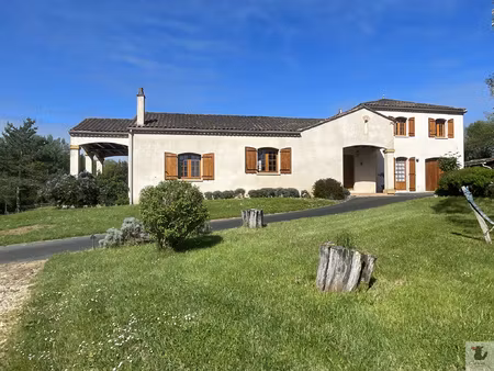 superbe propriété familiale avec piscine - beaumont-du-périg