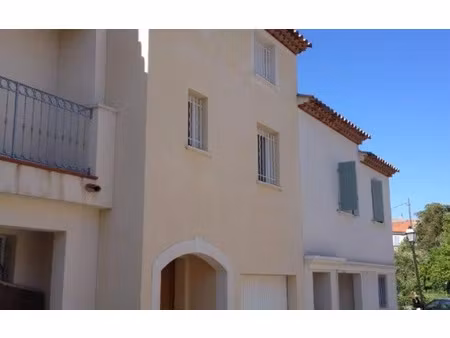 location maison  m² t-3 à le beausset  1 325 €