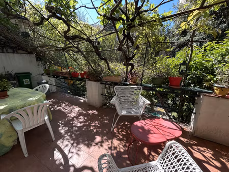 toulon le mourillon: proche mer  belle maison t6 sur 180 m2
