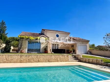 magnifique villa avec piscine et dépendance récente au coeur d'un village prisé de la drôm