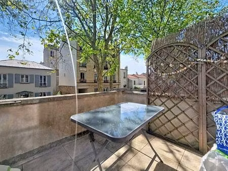 grand deux pieces avec terrasse