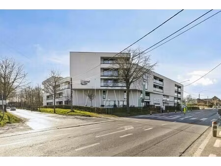 verzorgde assistentiewoning met terras te zwevegem