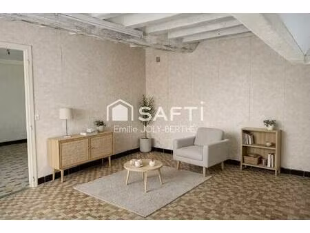 maison de village 105 m²  4 pieces - secteur cossé en champagne / 53340