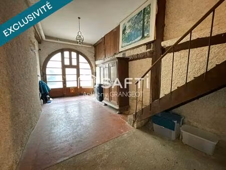 maison de ville au centre de jussey