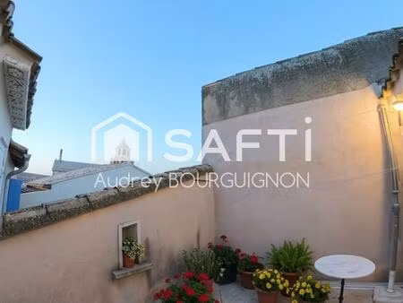 maison de village avec garage et toit-terrasse