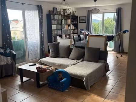 location appartement 4 pièces 85 m² à la fare-les-oliviers (13580)  990 €