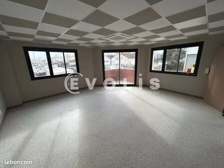 bureau 28 m²