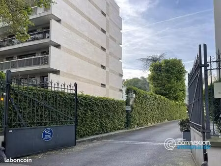 parking/box 13 m² neuilly-sur-seine