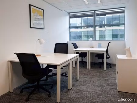 bureau privé à louer pour 2 personnes à issy les moulineaux  camille desmoulins