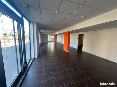 local commercial 124 m²