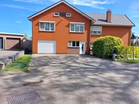 spacieuse maison avec jardin et 4 chambres à vendre à brecht