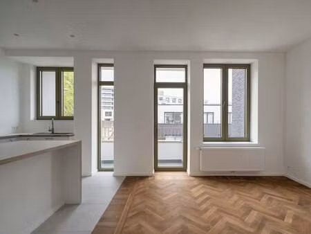 appartement à louer à etterbeek € 1.500 (lnrw7) - castell management | zimmo