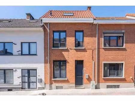 quartier château cheneau – maison rénovée 3ch/1sdb - peb b