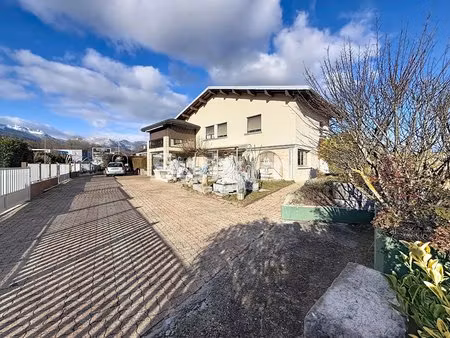 maison t7 de 325m2 sur terrain de 617m2!