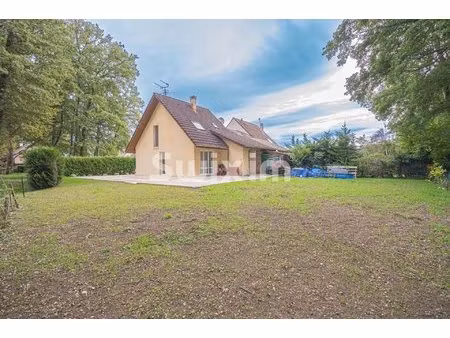 maison jumelée t6 de 116m2 avec garage sur terrain de 620m2!