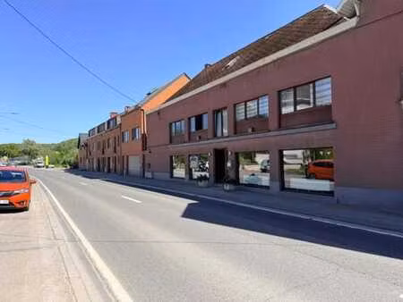 rez commercial (280 m²) idéalement situé avec grande vitrine