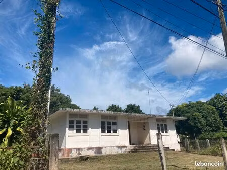 maison t4 sur un terrain de 2224 m2 dans un quartier calme