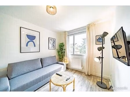 beau studio meublé refait à neuf  à lyon 3  à proximité de la part dieu et de toutes commo
