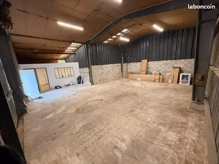 entrepot 100 m2 avec bureau + mezzanine + terrain 500 m2 -cestas toctoucau