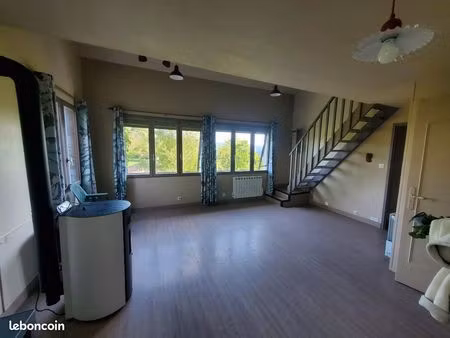 appartement lumineux . 3 pièces. 67m2