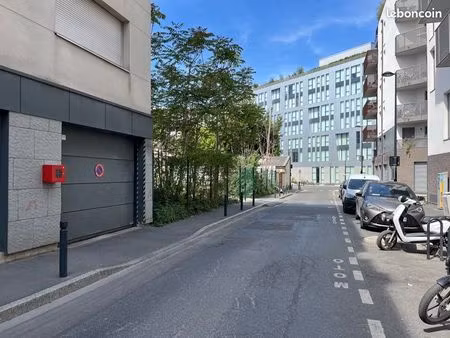 location place de parking résidence sécurisée