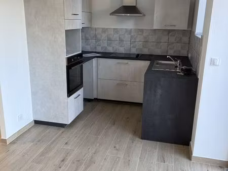 appartement t3 centre ville sartilly