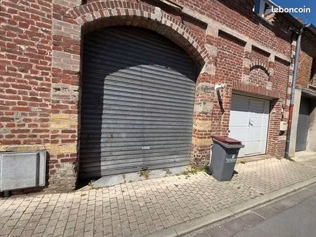 parking/box 1 pièce 25 m²