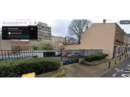 place de parking en parking couvert et sécurisé