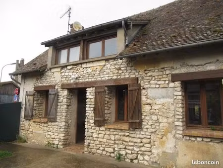 agréable maison ancienne située à deux pas de bréval