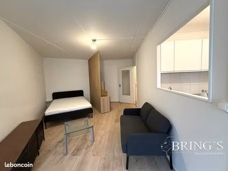 studio 1 pièce 31 m²