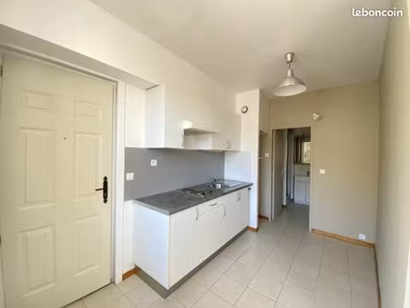 studio 1 pièce 25 m²