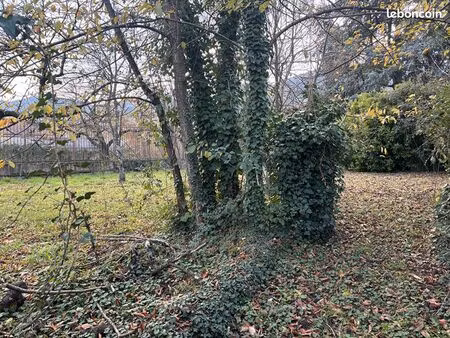 terrain 812 m² mauves