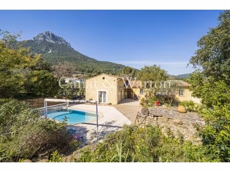 maison de luxe à vendre dans le quartier valette nord