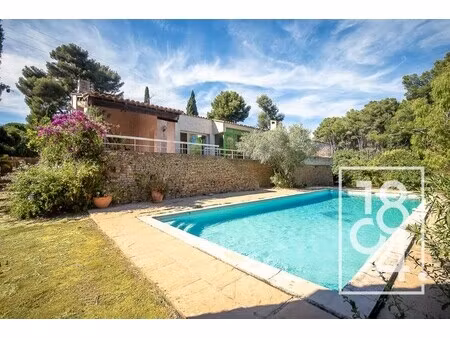 maison de luxe à vendre dans le quartier village-cagueloup-gueissard