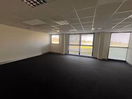 location locaux professionnels 0 pièces 138 m² à entzheim (67960)  1 150 €