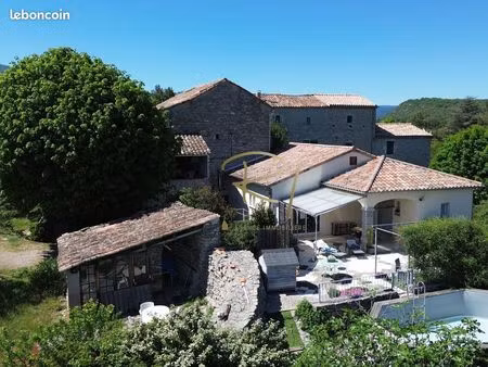 propriété 7 pièces 147 m²