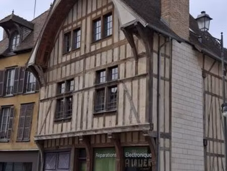 boutique commerciale 35m2 + sous sol